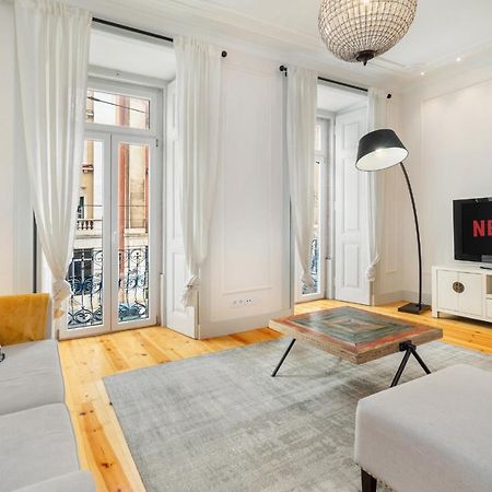Whome Luxury Stay In Prime Location W/ Ac, Lift & Private Patio Lizbona Zewnętrze zdjęcie
