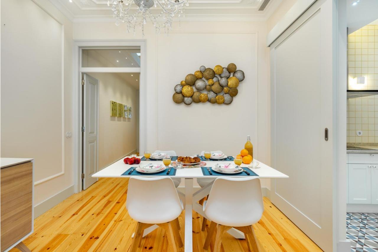 Whome Luxury Stay In Prime Location W/ Ac, Lift & Private Patio Lizbona Zewnętrze zdjęcie