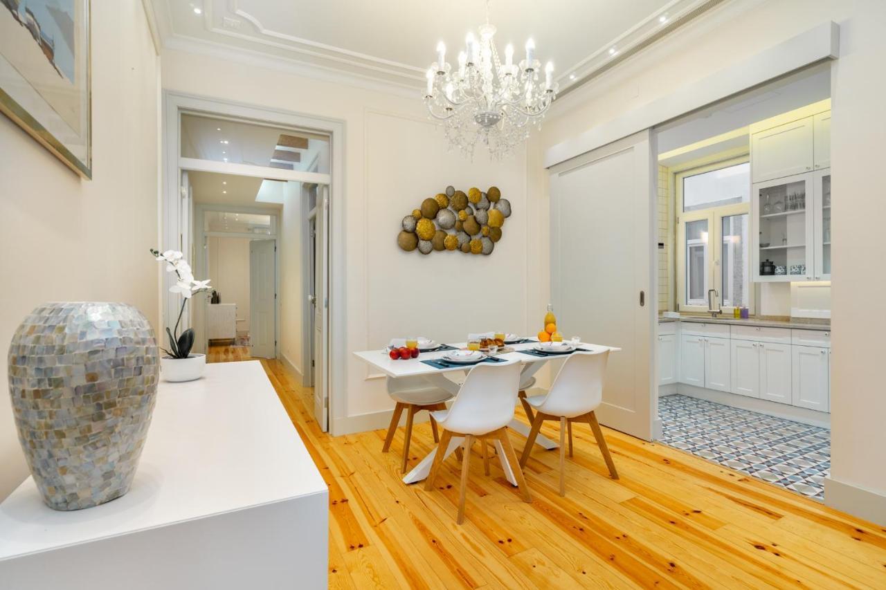 Whome Luxury Stay In Prime Location W/ Ac, Lift & Private Patio Lizbona Zewnętrze zdjęcie