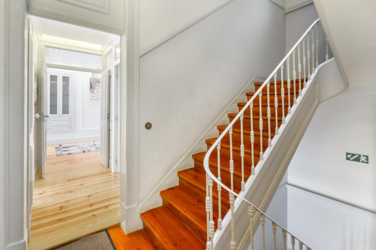 Whome Luxury Stay In Prime Location W/ Ac, Lift & Private Patio Lizbona Zewnętrze zdjęcie